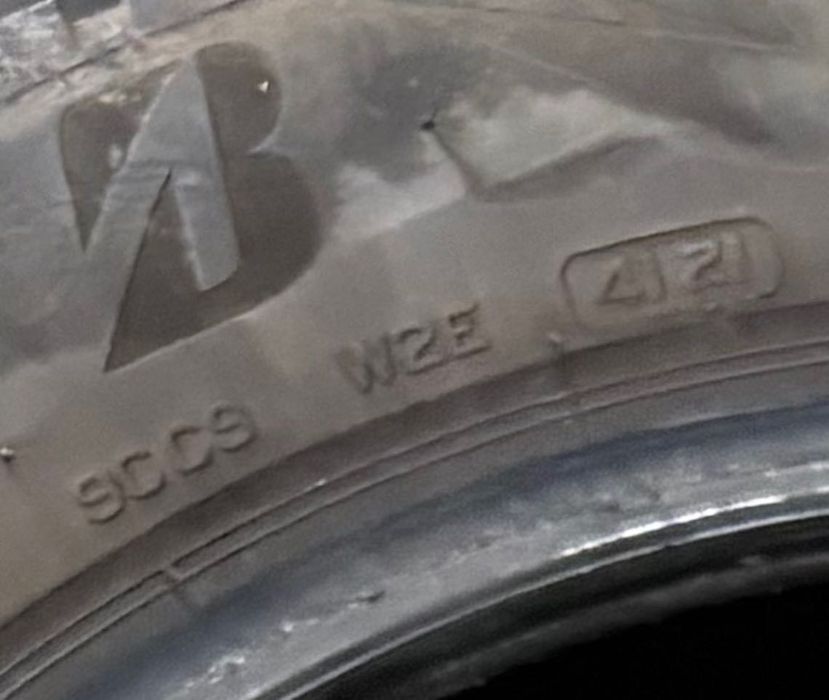Bridgestone anvelope iarna 215 55 R18 stare f buna