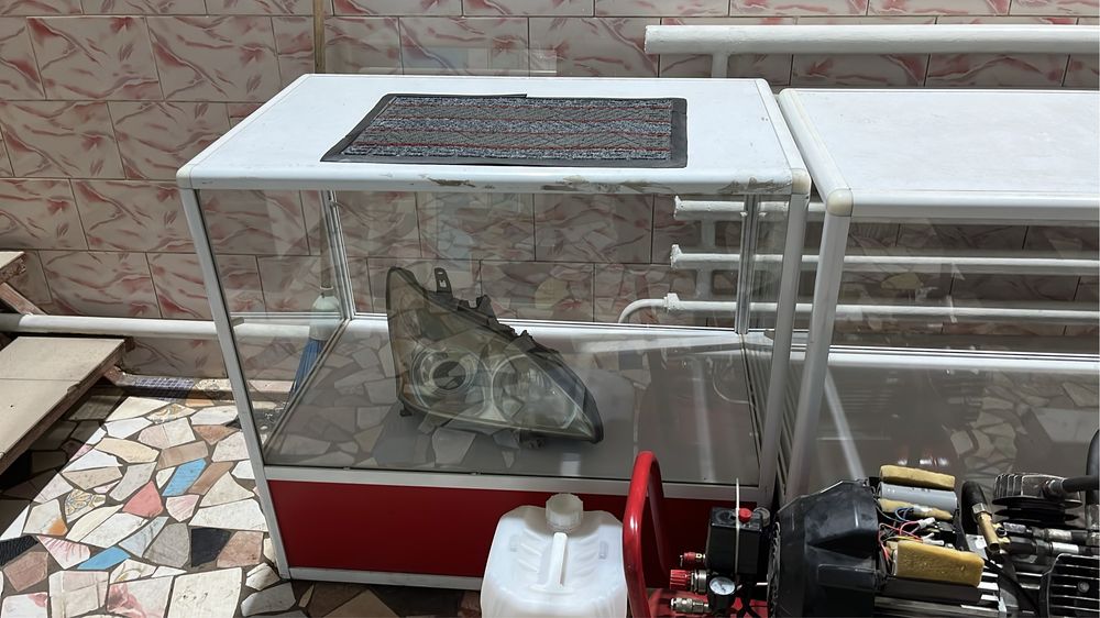 Продам витрины б/у недорого