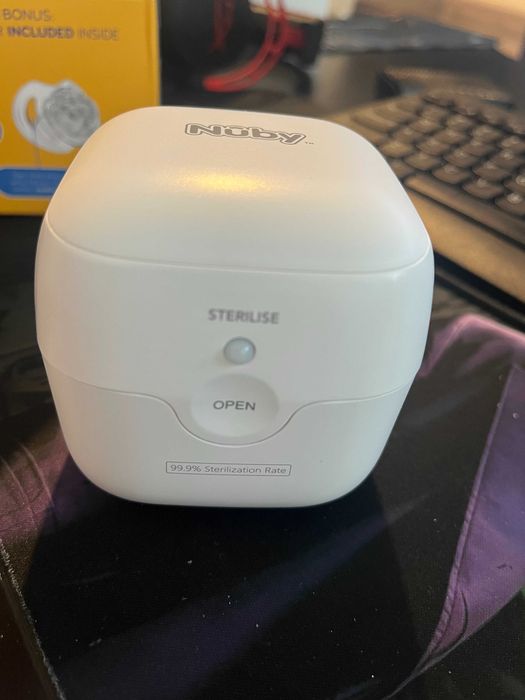 Sterilizator UV pentru suzete