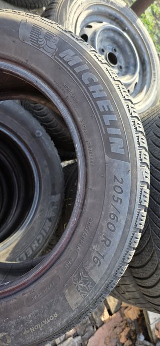 Гуми 4бр 205/60/16 - 1бр  - 95лв