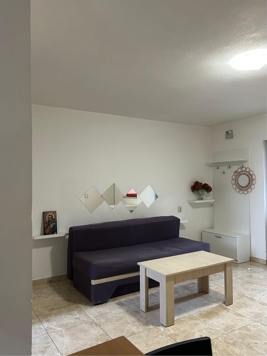 Inchiriez garsoniera 35 mp