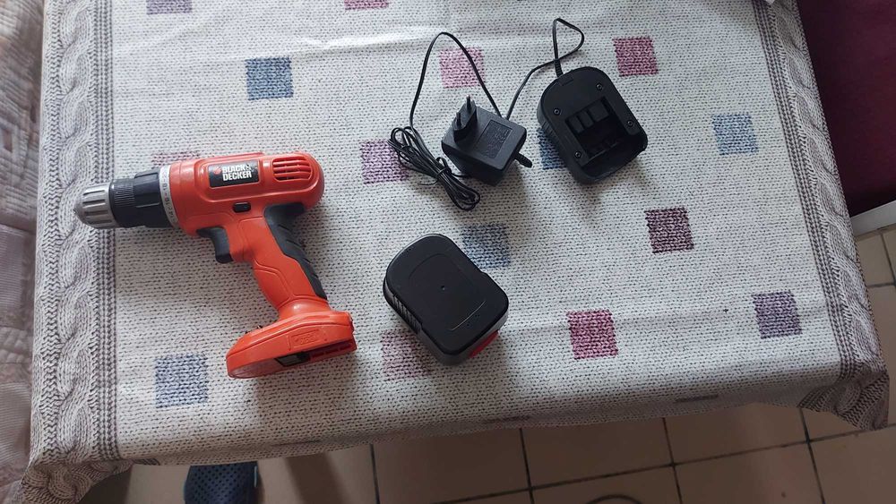 Продавам винтоверт black&decker