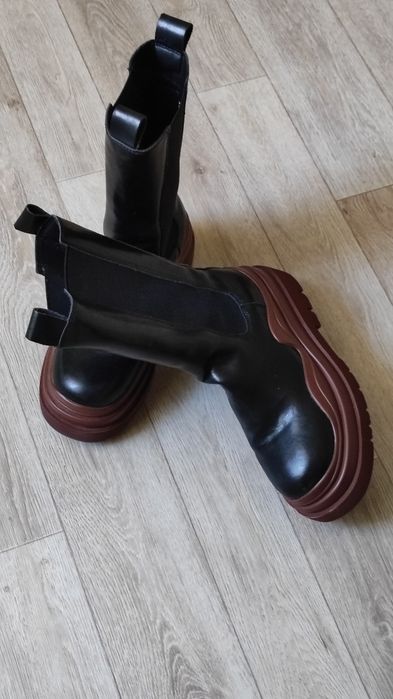 Срочно,Продается демисезонные сапоги!