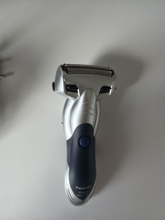 Продам электрическую бритву Panasonic