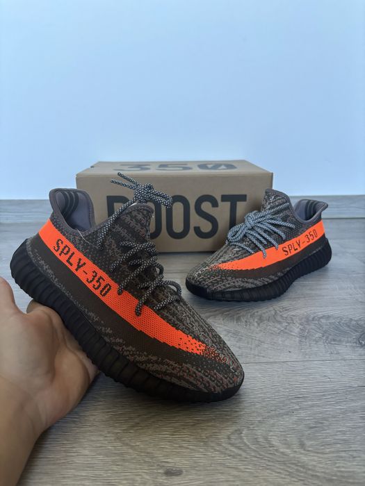 Adidasi Yeezy Boost 350 V2