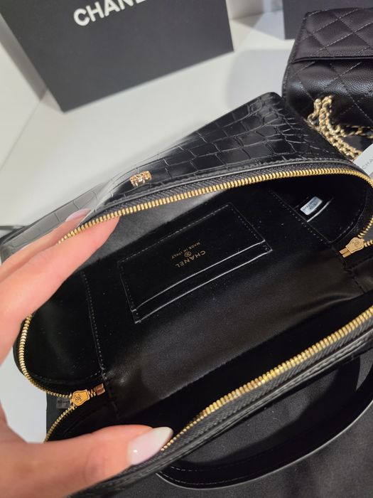 Налична чанта Chanel Vanity Black
