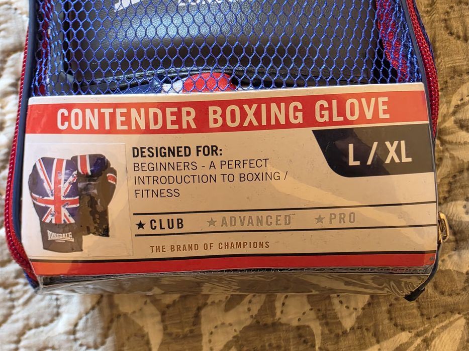 Нови боксови ръкавици Lonsdale