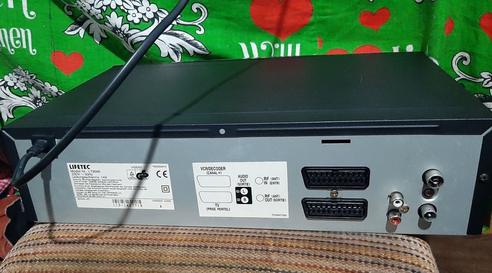 Vand videorecorder stereo 6 head în stare bună