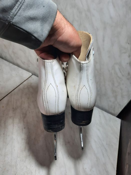 Patine gheata 186 patinaj artistic din piele marime eu 35 (22,5  cm)