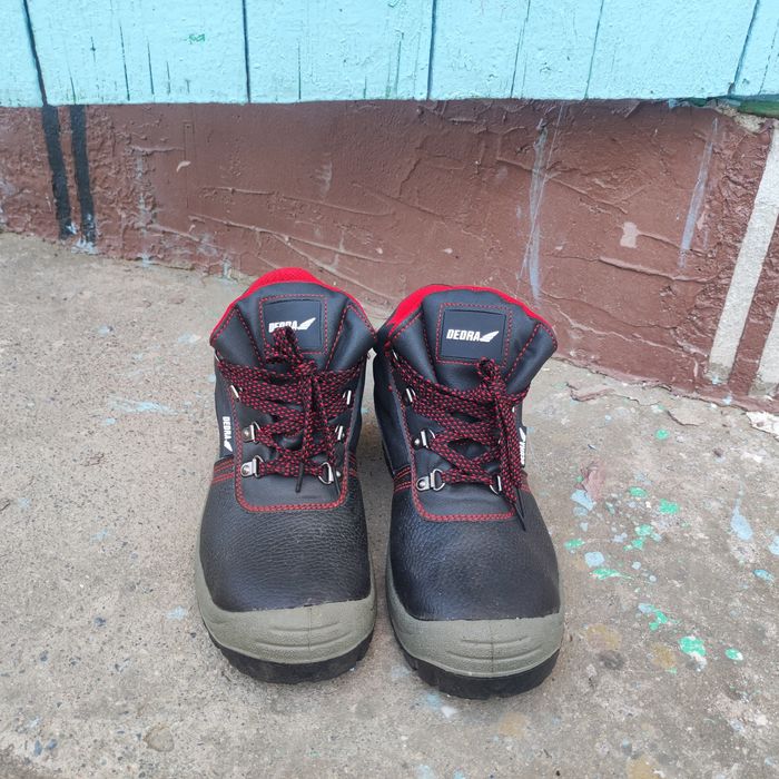 Ботинка сатылады