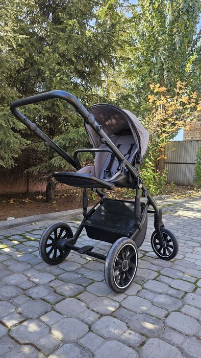 Продам коляску anex m-type