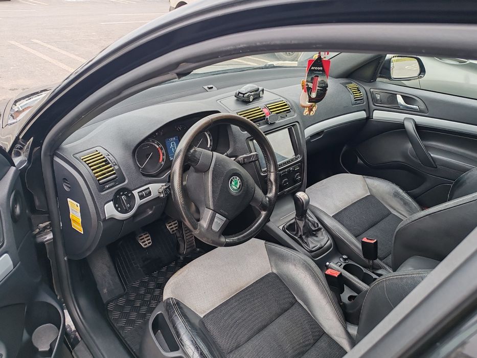 Vând Skoda Octavia 2 vrs