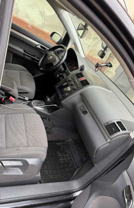 VW Touran 2.0   FARA RUGINA