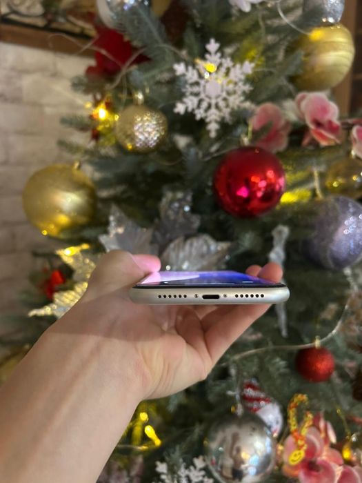 Продам айфон 11 идеал