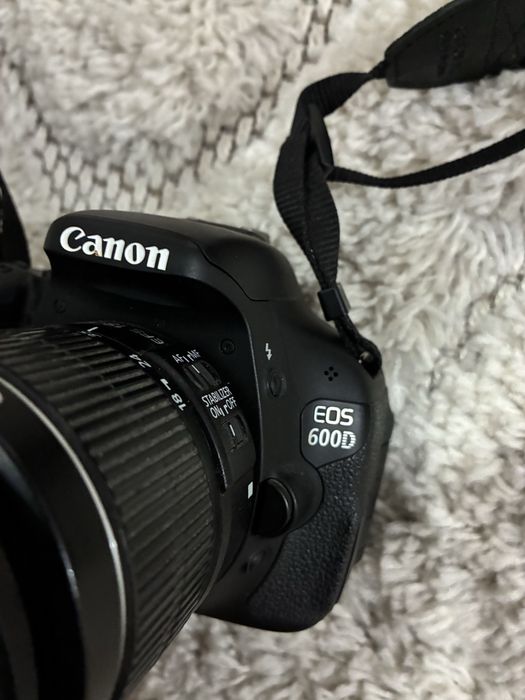 Фотоапарат Canon EOS 600D