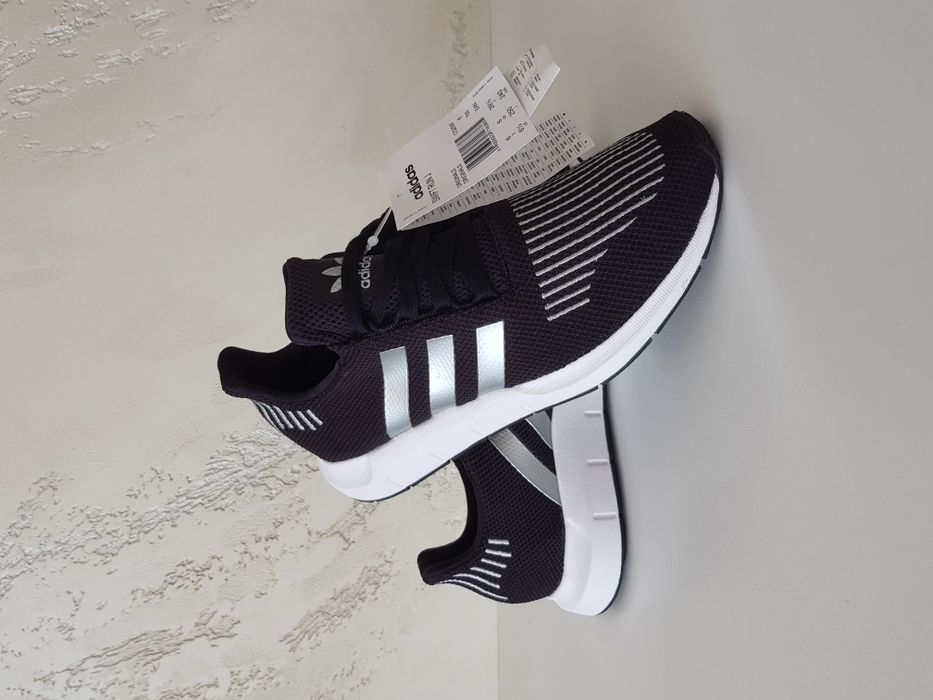 Adidas Swift Run J CQ2597 Originali