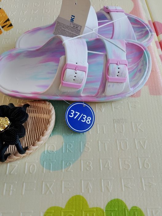Продам сандалии Waikiki