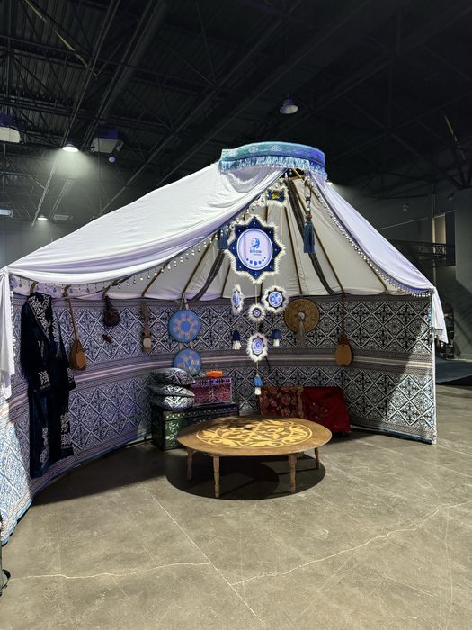 Аренда полуюрты с декорами