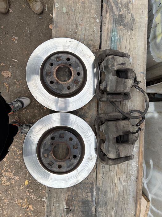 Lexus, Toyota. В продаже суппорта+ тормозные диски!