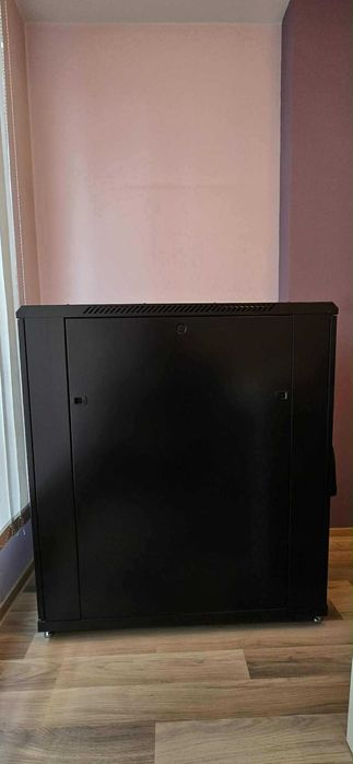 Шкаф за техника и сървъв SeaMAX в отлично състояние