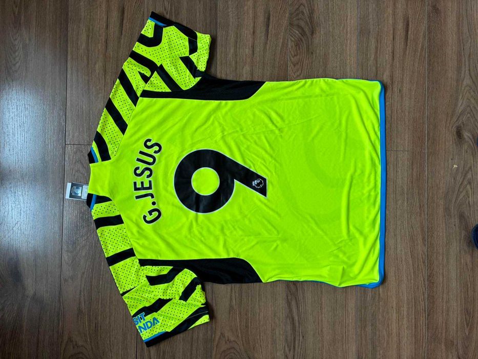 Нови оригинални екипи на Арсенал