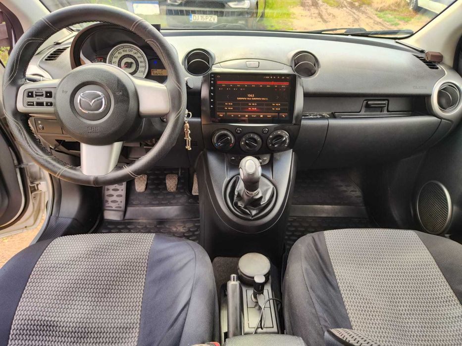 MAZDA 2 2008 — imagine 4