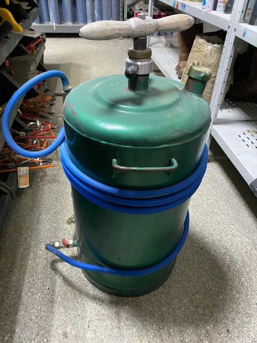 Опрыскиватель садовый. Советский