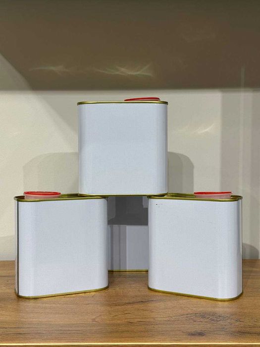 Металические банки и ведра для масла и краски