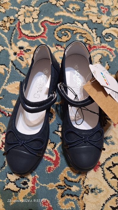 Продам сандалии и туфли для школы