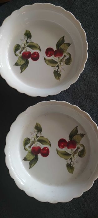 Стъклени съдове за ядки, чинийки, пепелници