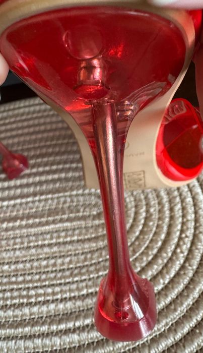 Обувки на висок ток