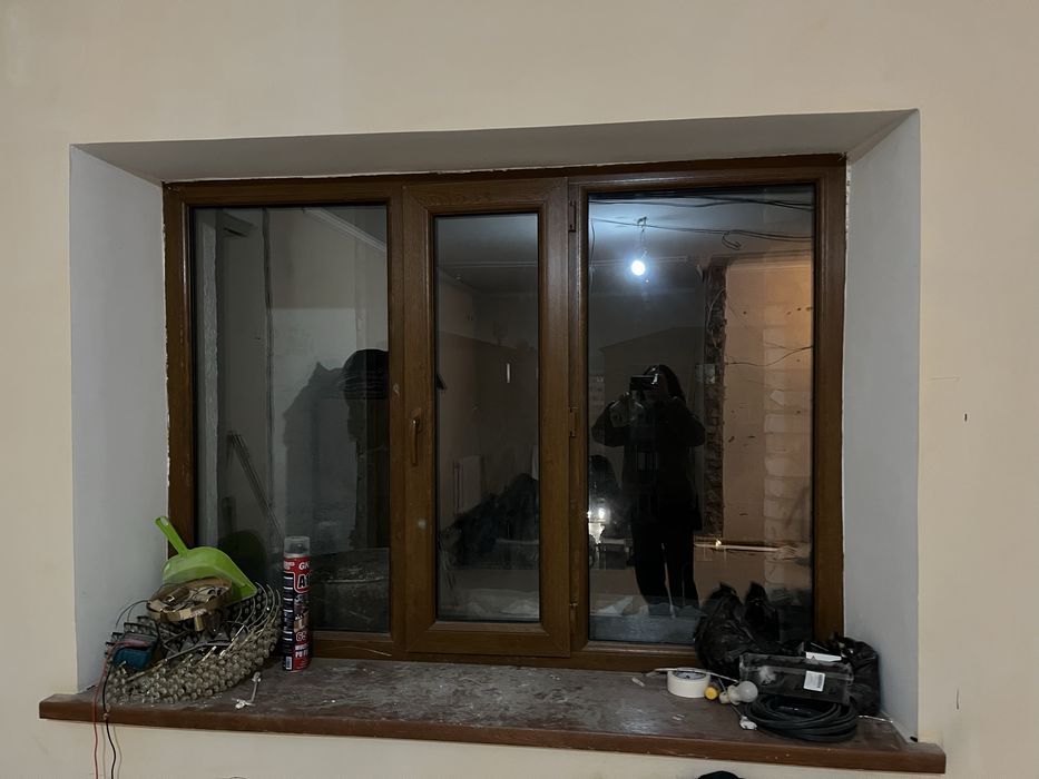 Коричневые пластиковые окна