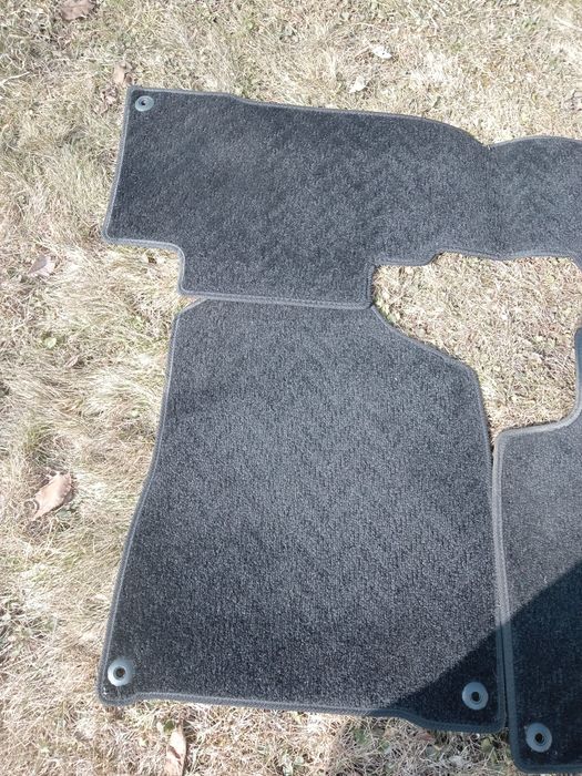 Прода м ковр ки в салон