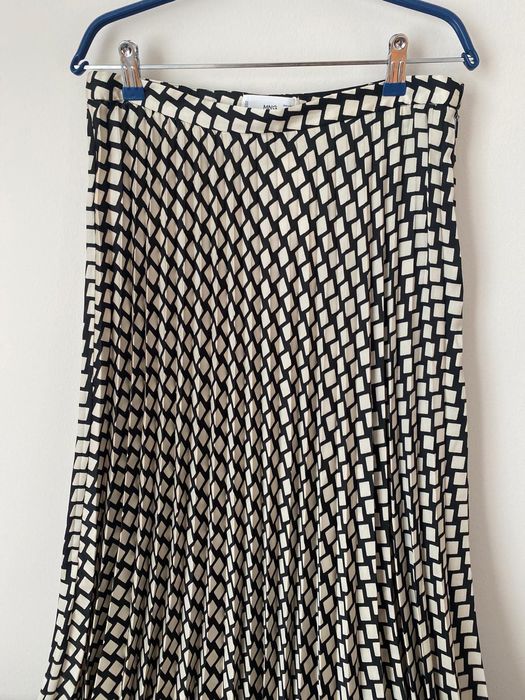 Дамска плисирана пола  Mango . Нова