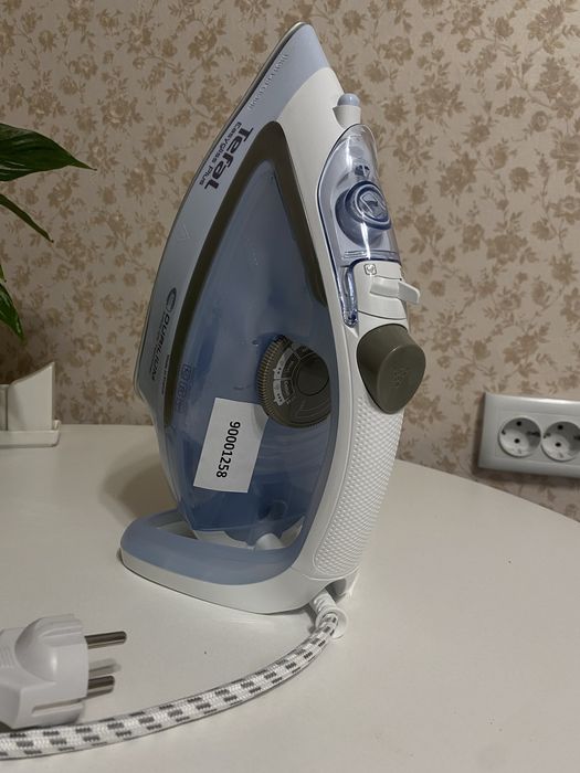 Продам утюг Tefal