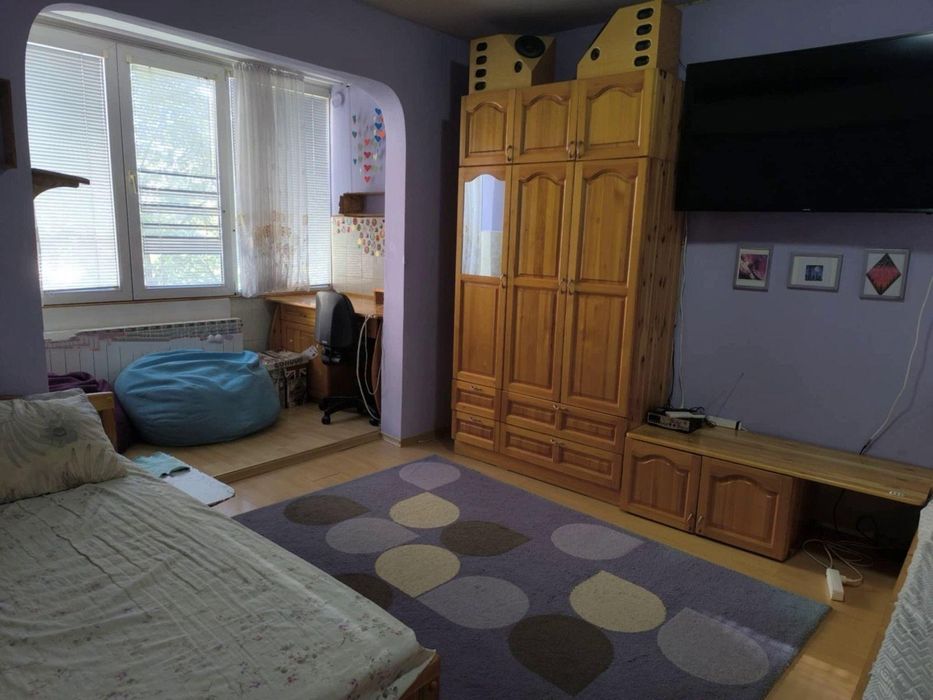 Дава се под наем Тристаен апартамент в София, Красно село - 75 кв.м за 613 € - Снимка #3