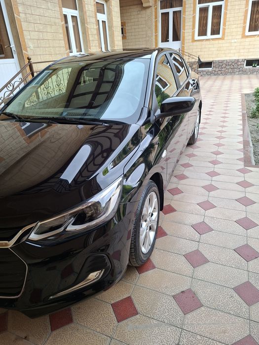 Onix 17 min yurgan toza kelishiga holda