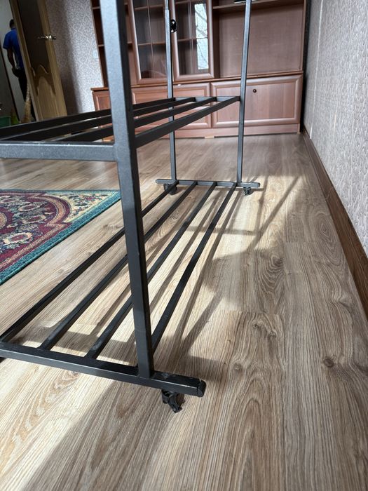 Напольная вешалка металическая