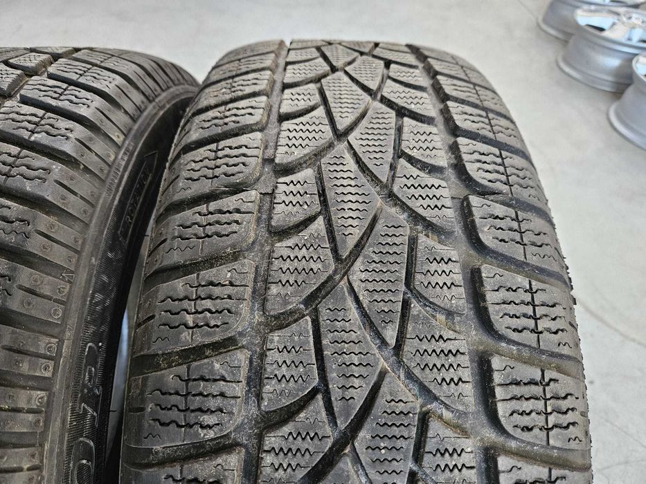 2 Anvelope de IARNA 225.50.17 'Dunlop' Runflat ; stare buna