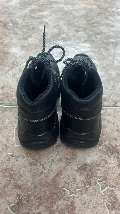 Продам рабочие сапоги