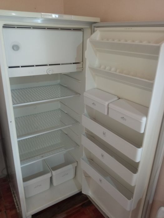 Холодильник бирюса