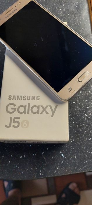 Телефон SAMSUNG.