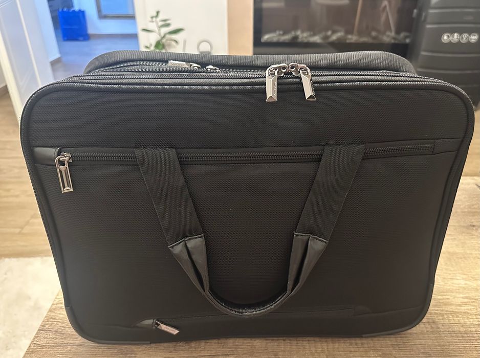 Geantă leptop premium Samsonite XBR
Bailhandle 3C Expandable 15.6