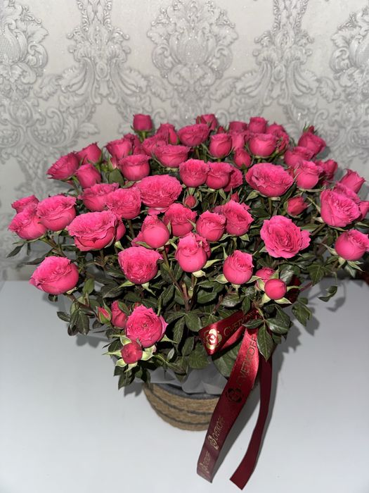 кустовых роз продаже