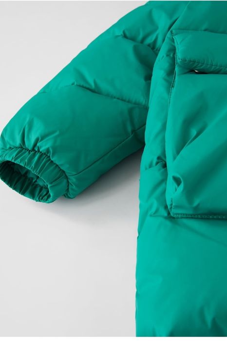 Продавам чисто ново пухено яке пълнеж 277 гр. на фирмата Зара