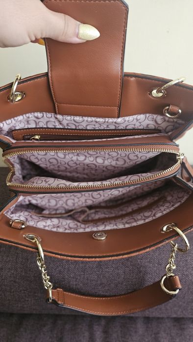 Оригинална чанта Guess