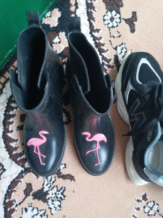 Резиновые сапожки 40 размер.