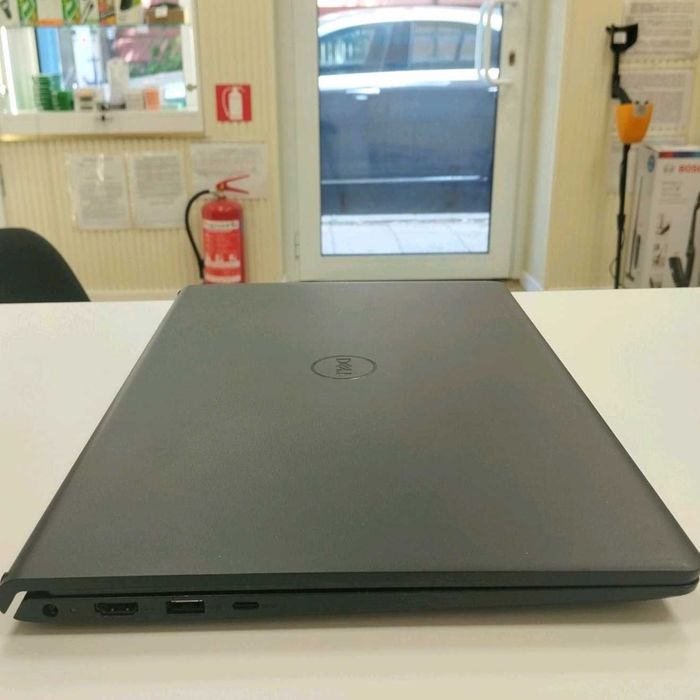 Лаптоп Dell Vostro 15 3510 – Core i5, 24GB RAM, 256GB SSD
