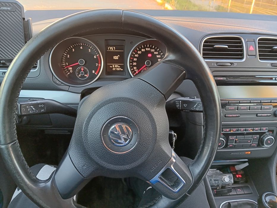 Vand vw golf 6 1.6 MPI an stare f bună