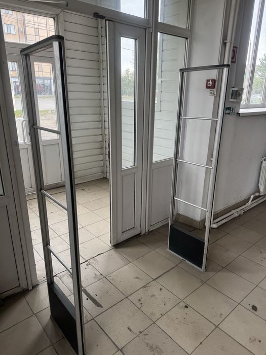 Продам кассовый стол